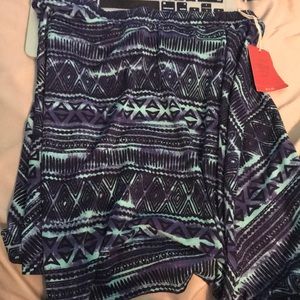 Loose patterned skirt